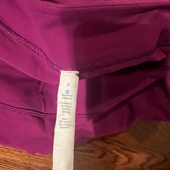 Sz 8 lululemon skirt - Picture 3 of 3